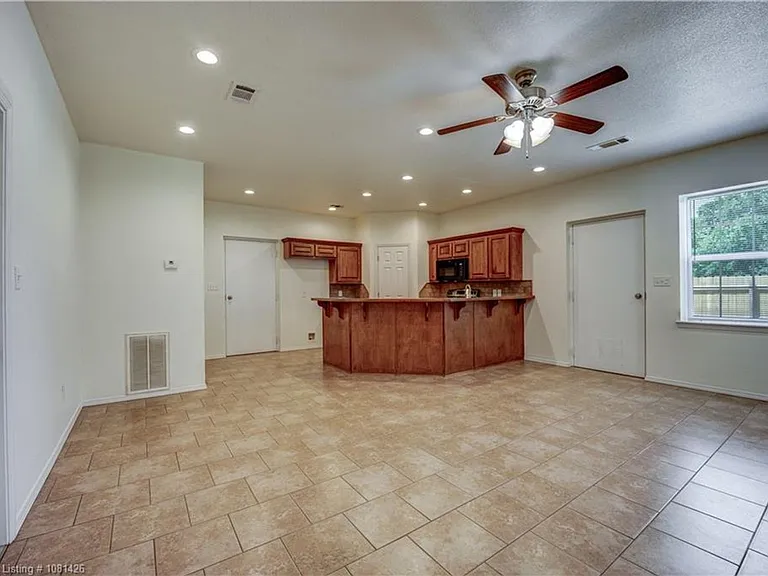 1324 Sandstone Dr — Photo 7