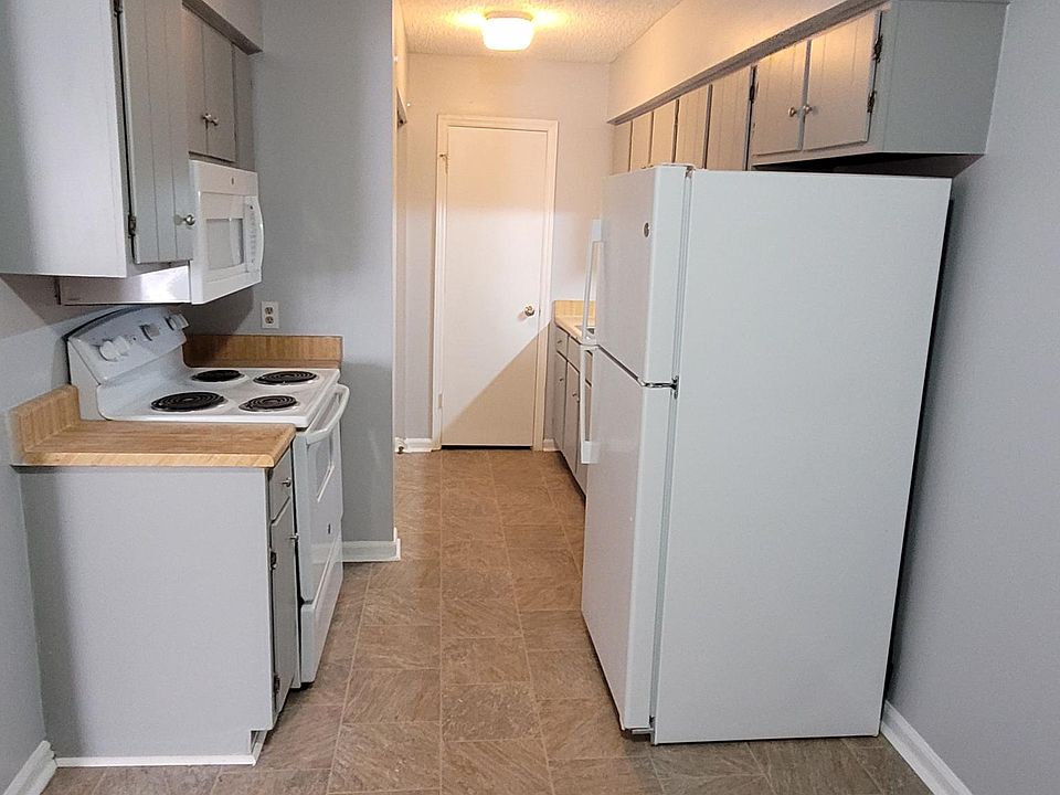 1st image of 1682 Horseshoe Dr #B