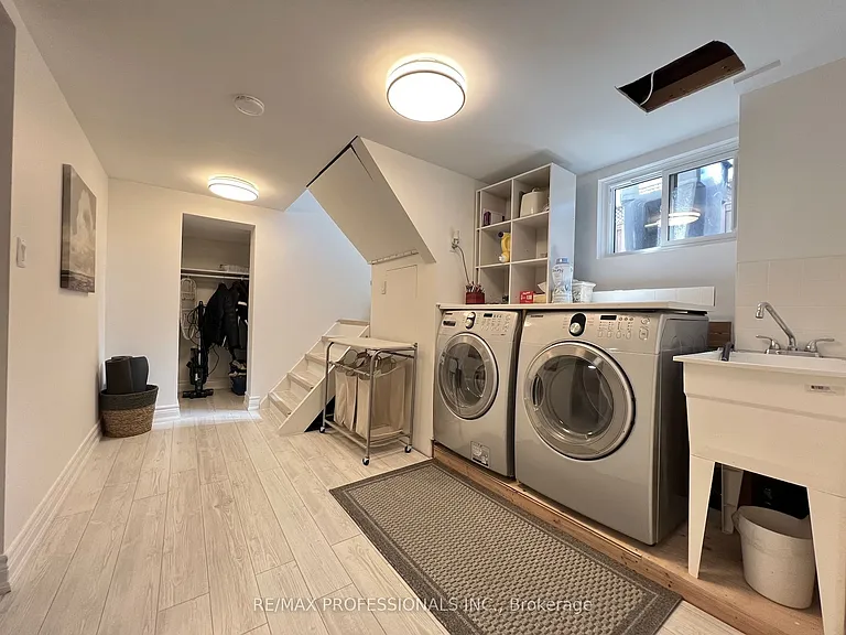 2504 Donnavale Dr — Photo 28