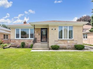 5709 Keeney St, Morton Grove, IL 60053