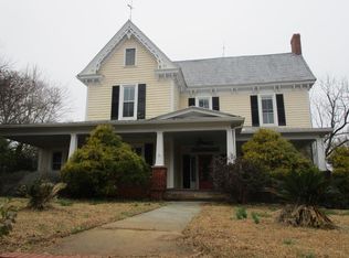 406 Chestnut St, Laurens, SC 29360