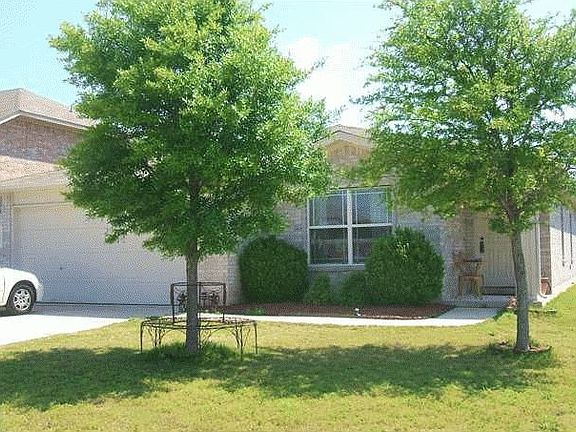 1209 Kenneys Way front View