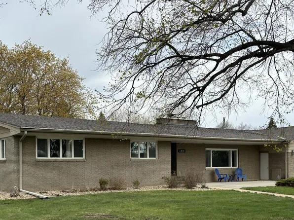 1315 S Minnesota St, Mitchell, SD 57301