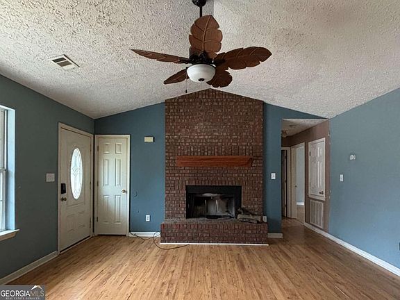 4th image of 11 Willow Ridge Dr