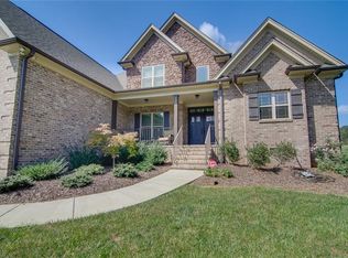 139 Greybeard Ct, High Point, NC 27265