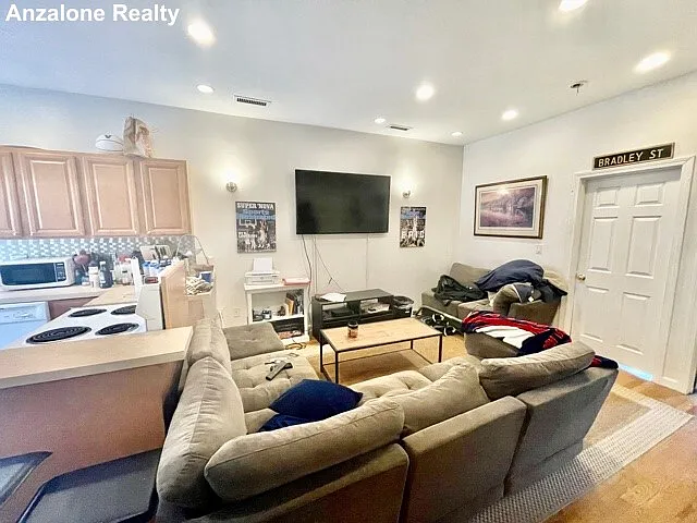 111 Salem St #3 — Photo 9