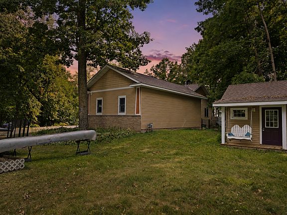 2nd image of 9840 Pine Shores Dr