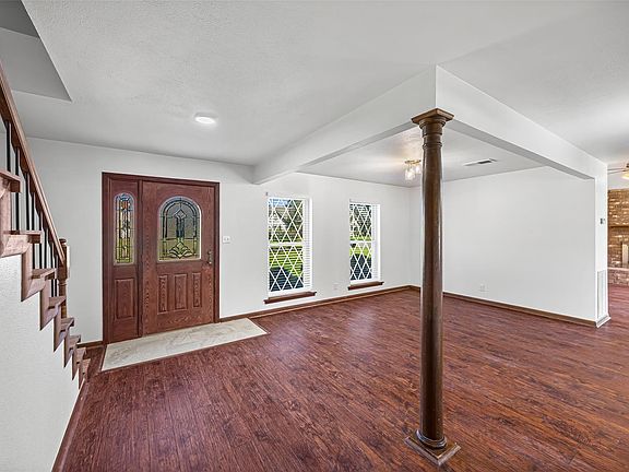 3rd image of 2348 Shalmar Dr