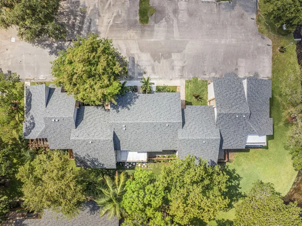 32 Wimbledon Lake #221, Plantation, FL 33324