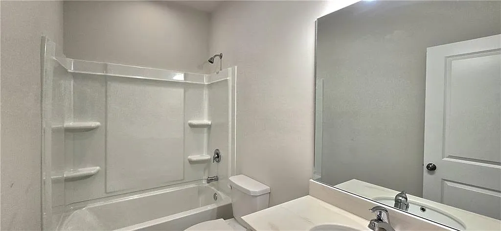 3 bed, 3.5 bath, 1874 sqft, $2,400 — Photo 4