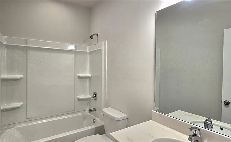 3608 Hidden Valley Cir — Photo 4