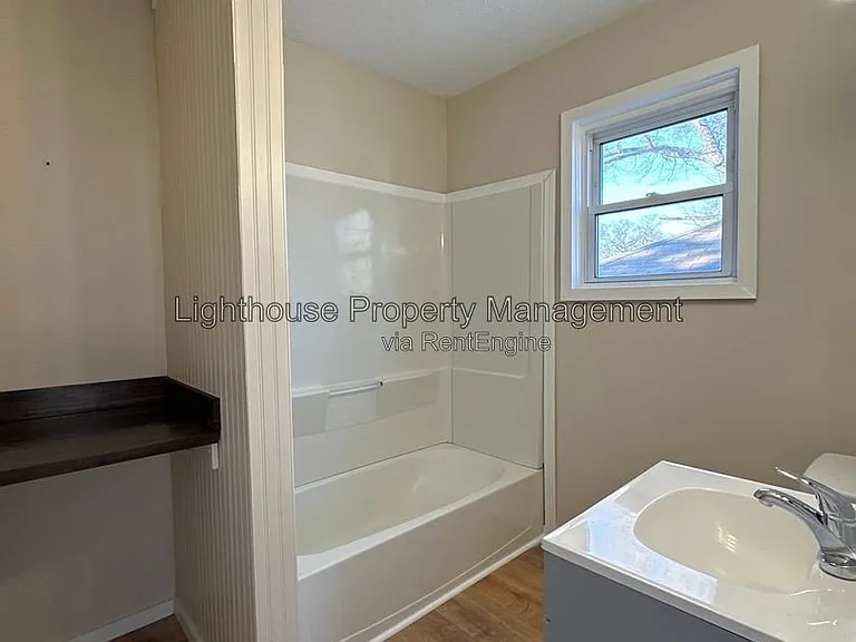 2550 Crozier Ave — Photo 8