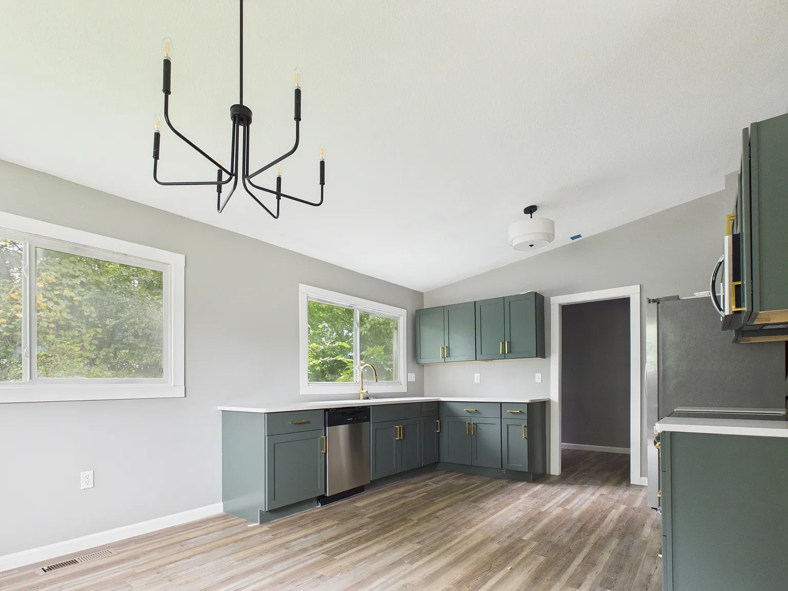 3 bed, 1206 sqft, $1,500 — Photo 4