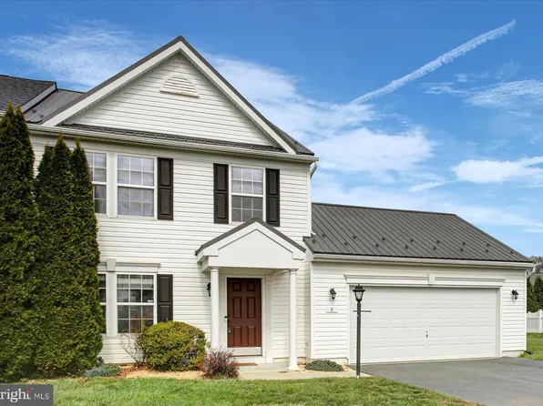 8 Romance Ln, Chambersburg, PA 17202