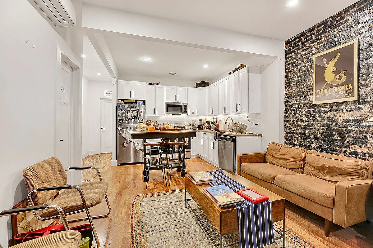 336 Cornelia St photo 1