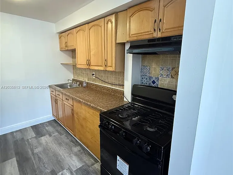 7720 Byron Ave #4 — Photo 5