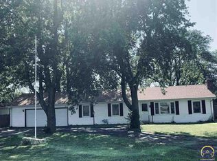 4927 NW Rochester Rd, Topeka, KS 66617