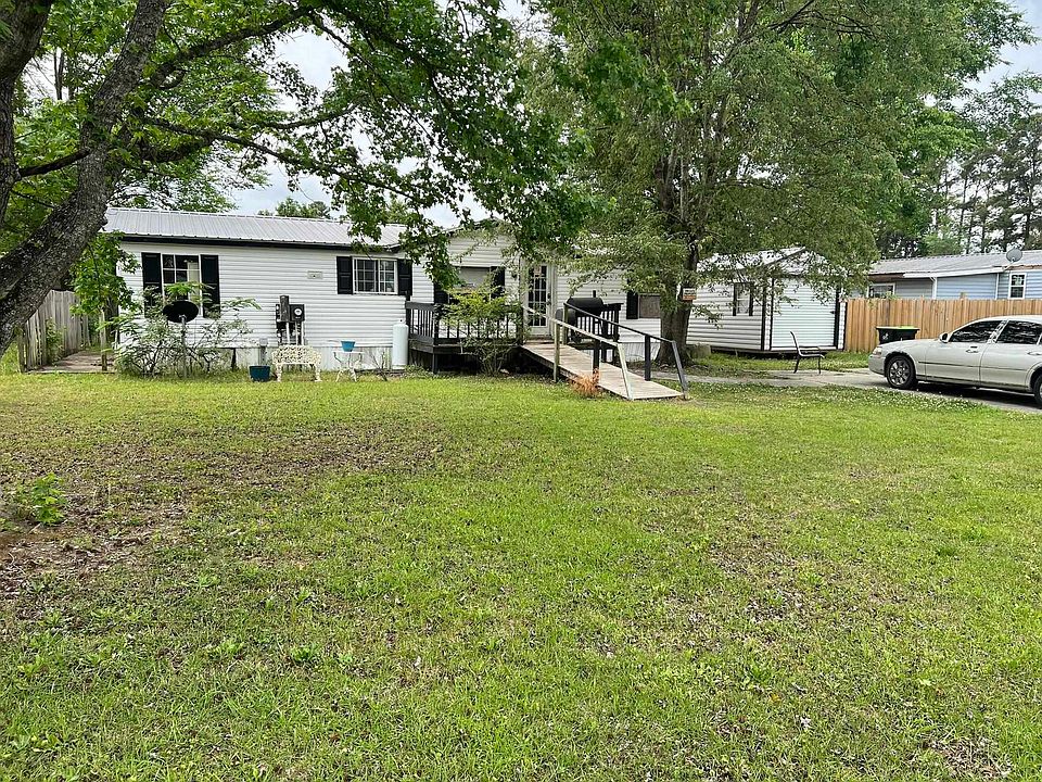 1st image of 732 Islander Dr.
