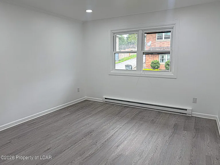 830 E 7th St #2 — Photo 12