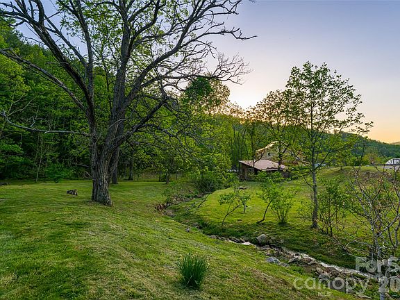 5th image of 10 Dogwood Hills Ln #12
