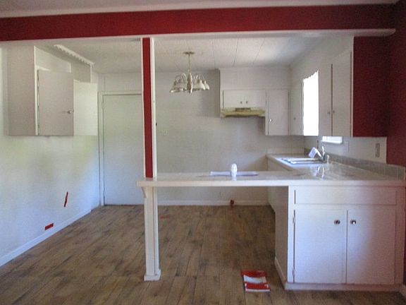 5th image of 214 Benita Dr