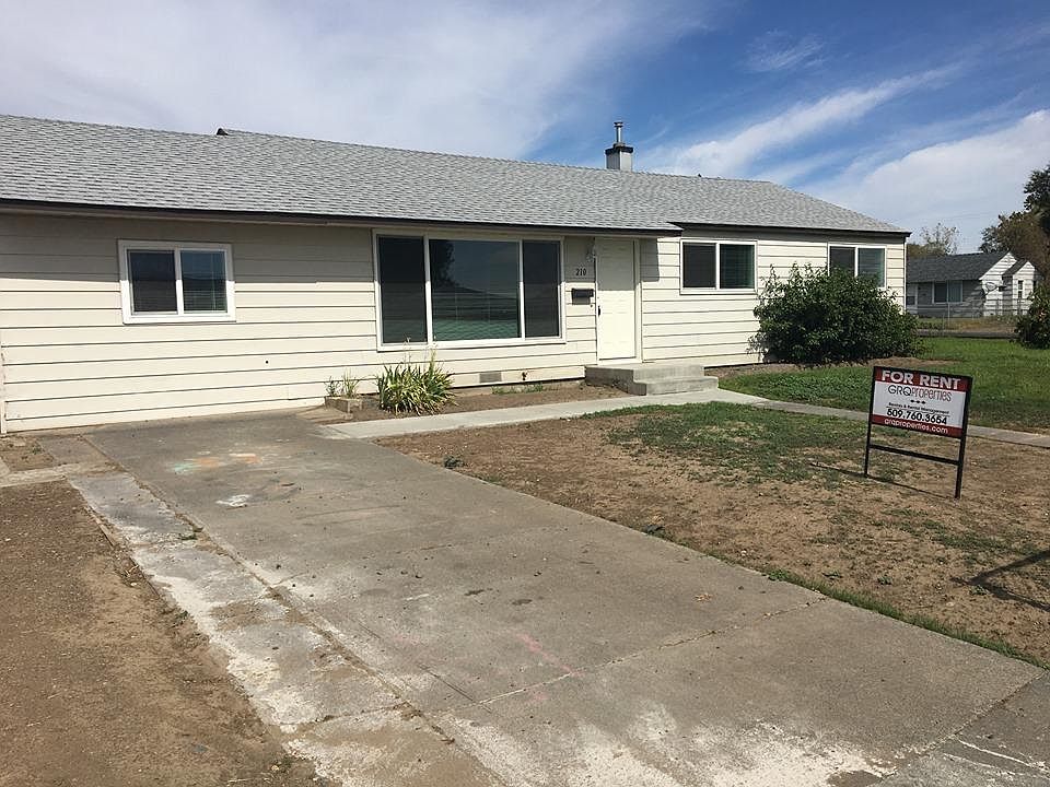1st image of 210 W Knolls Vista Dr