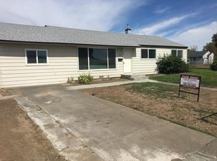 210 W Knolls Vista Dr, Moses Lake, WA 98837