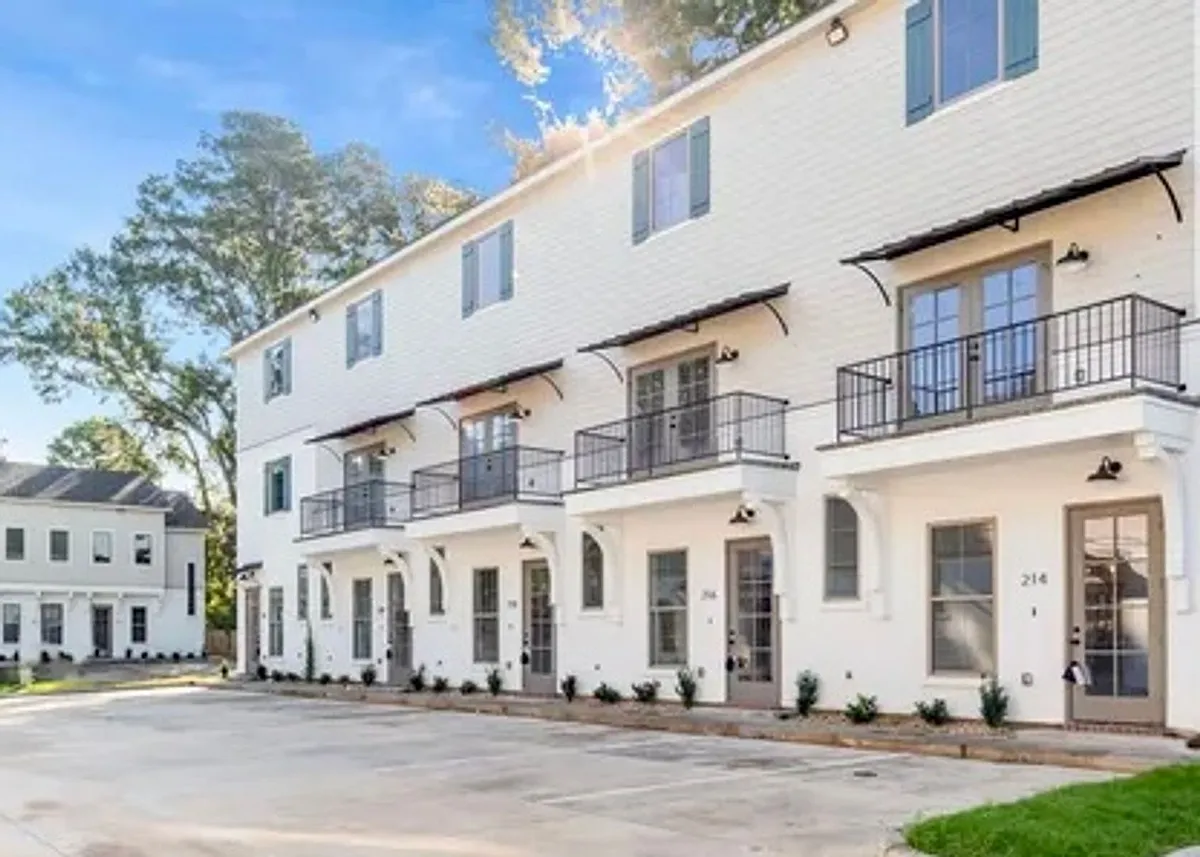 Building Photo - 214 Steiner Oaks Rd