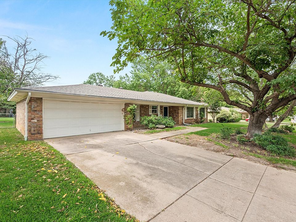 1st image of 609 Harwood Ter