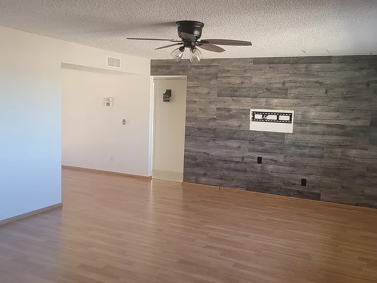2975 Dogwood Ct — Photo 5