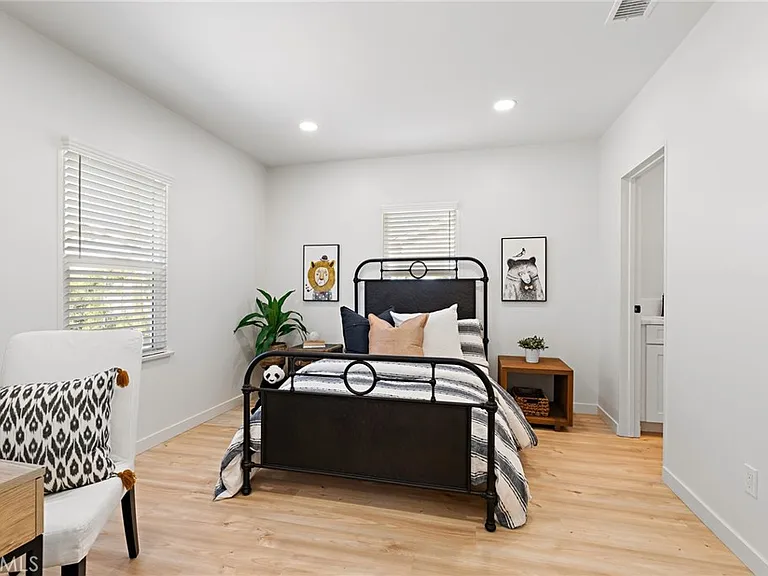 267 Olive St — Photo 11