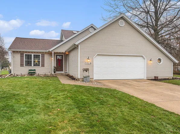 1528 W Springfield Cir, Zeeland, MI 49464