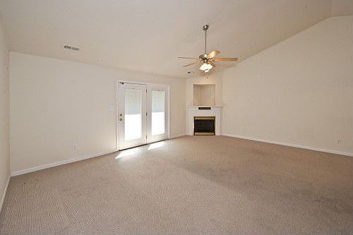 5th image of 304 Winthrope Way