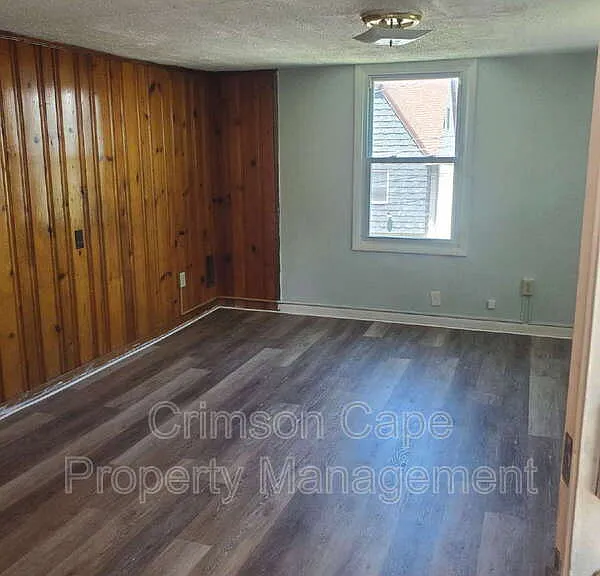 108 Grove St #2 — Photo 4