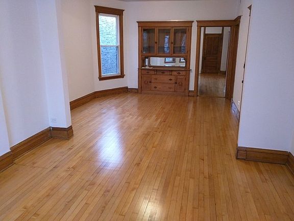 5th image of 2620 N Monticello Ave