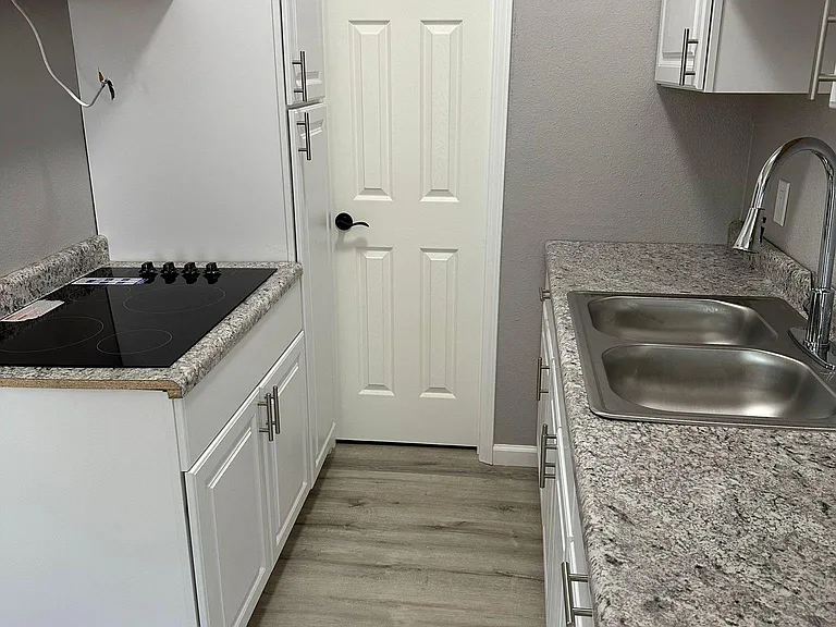 6121 N Wagon Trail Rd #2 — Photo 2