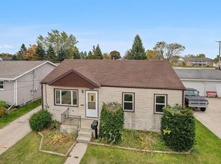 2617 11th St, Two Rivers, WI 54241