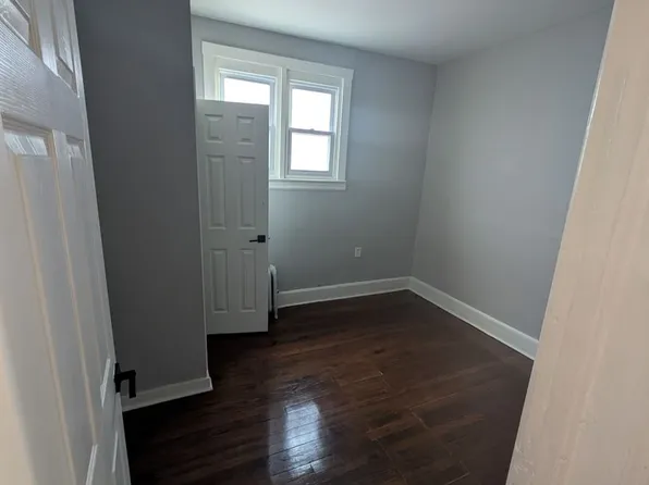 160 S 12th St, Newark, NJ 07107