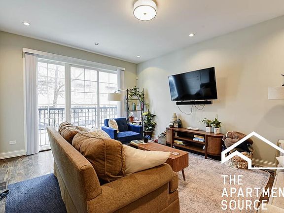3rd image of 2538 N Southport Ave #2