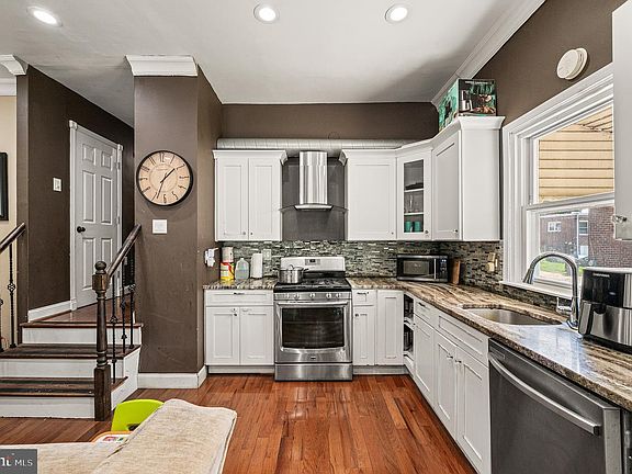 4th image of 8353 Algon Ave