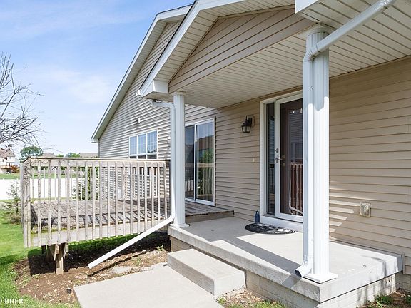 3rd image of 10159 N Glenstone Ct