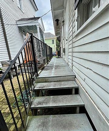 3rd image of 2211 Camp St