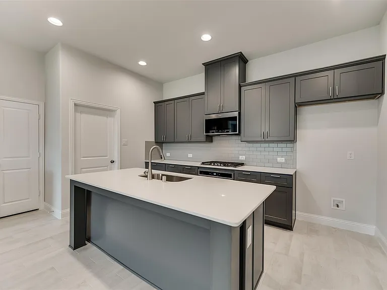 5908 Horsetail Dr — Photo 8