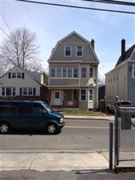 1st image of 136 Stuyvesant Ave #3