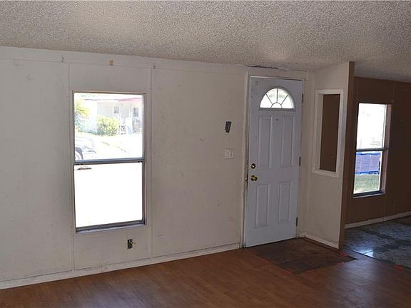 4th image of 4112 Lindenwood Dr