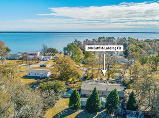 208 Catfish Landing Cir, Bonneau, SC 29431