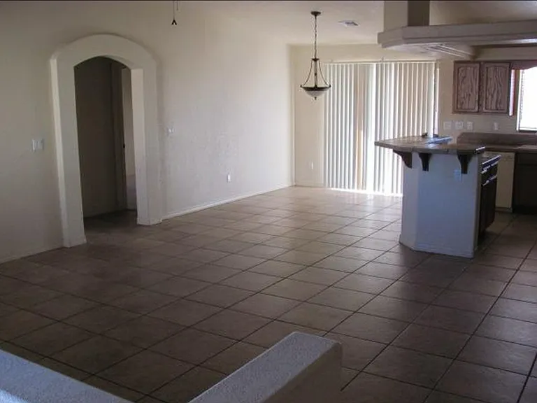 379 Meteor Ln — Photo 3