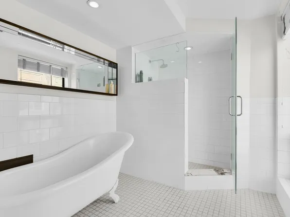 334 Grand Street image 13 of 24