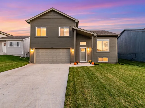 10913 Craig St, Omaha, NE 68142