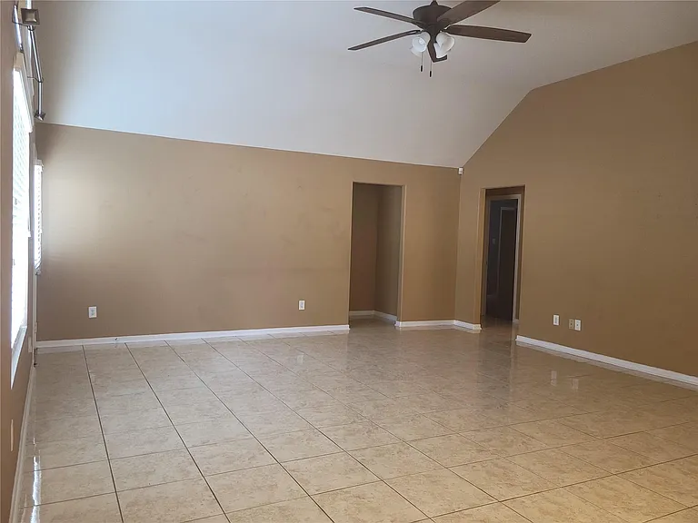 19547 Harvest Stream Way — Photo 3